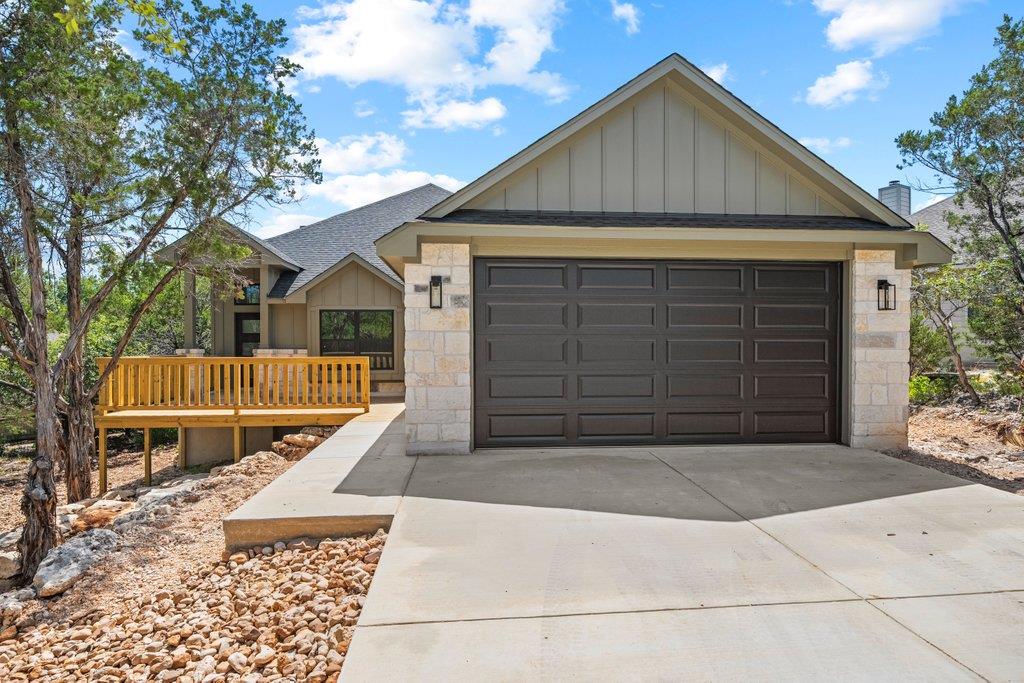 98 Whispering Valley DR