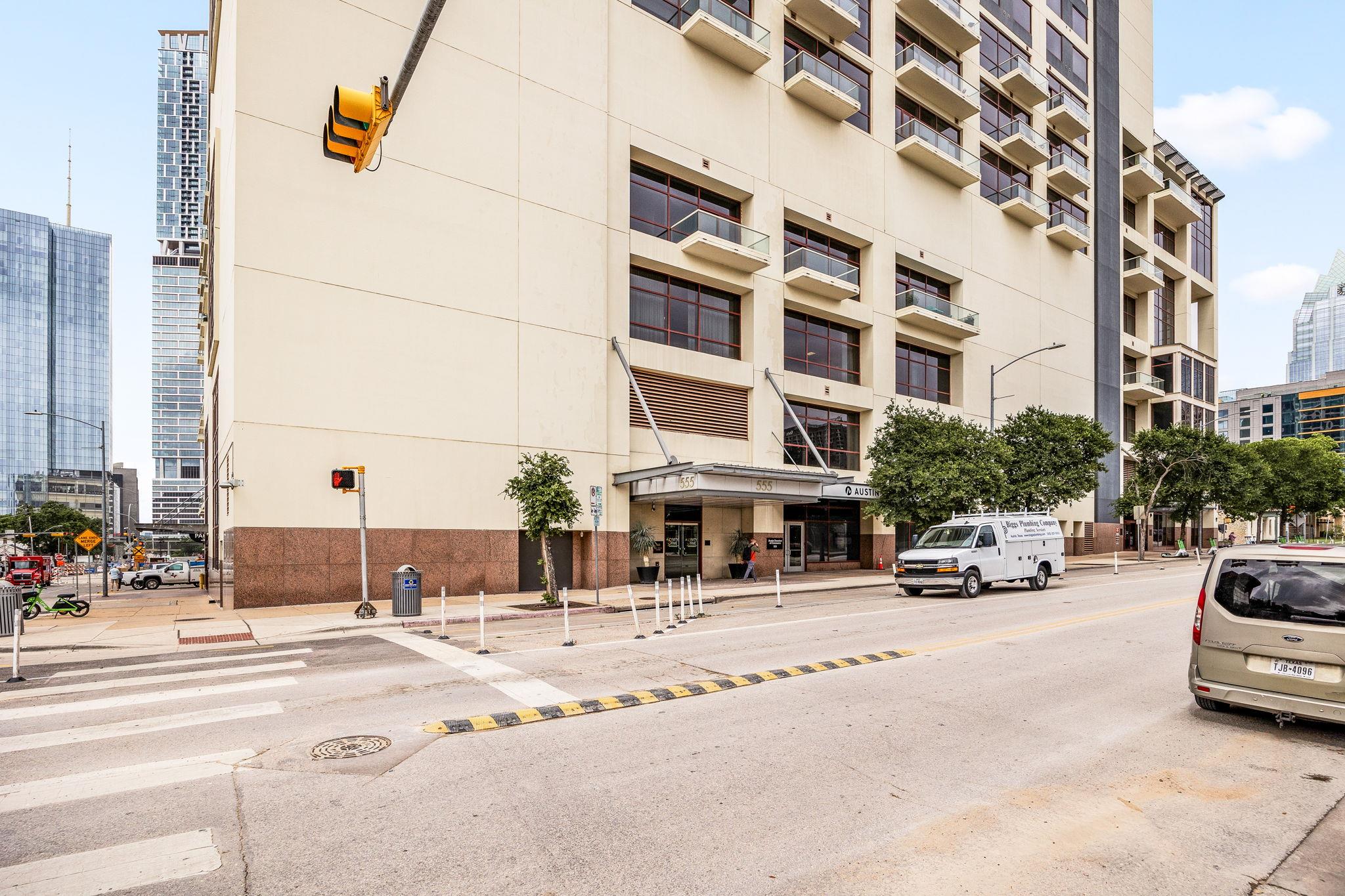 555 E 5th ST 903