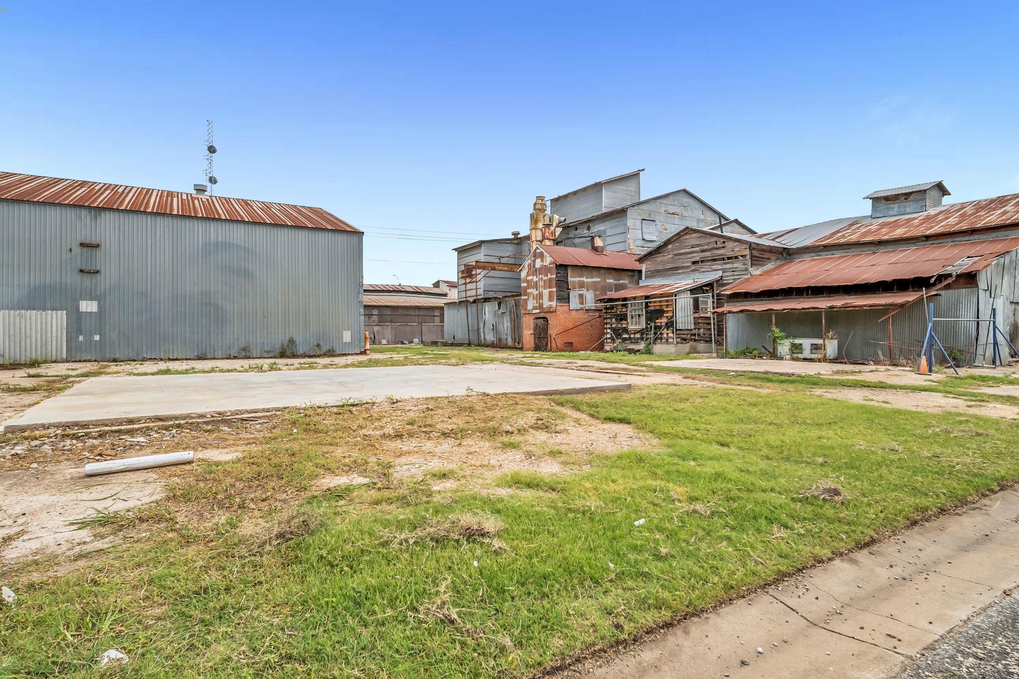 136 S Caldwell-D ST