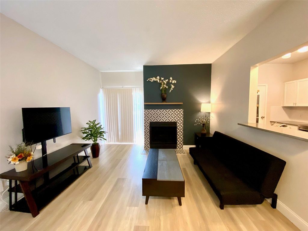 Photo for 12166 Metric BLVD #172, Austin, TX 78758 (MLS # 5971788)