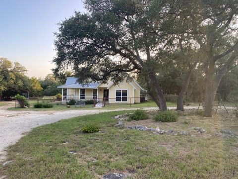 Photo of 306 Plainview RD, Wimberley, TX 78676 (MLS # 2126089)