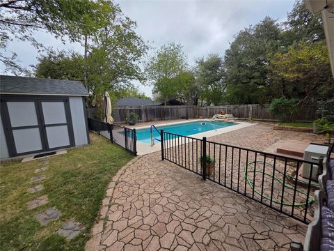 Photo of 2204 Falcon Hill DR, Austin, TX 78745 (MLS # 8078413)