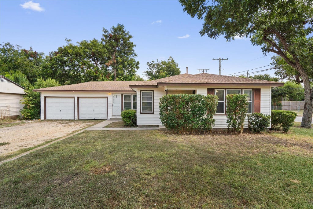Photo of 1119 Kent ST, Taylor, TX 76574 (MLS # 7479250)