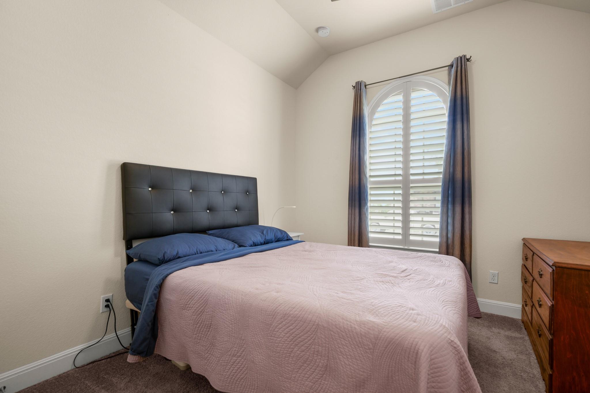 5079 Lunata WAY