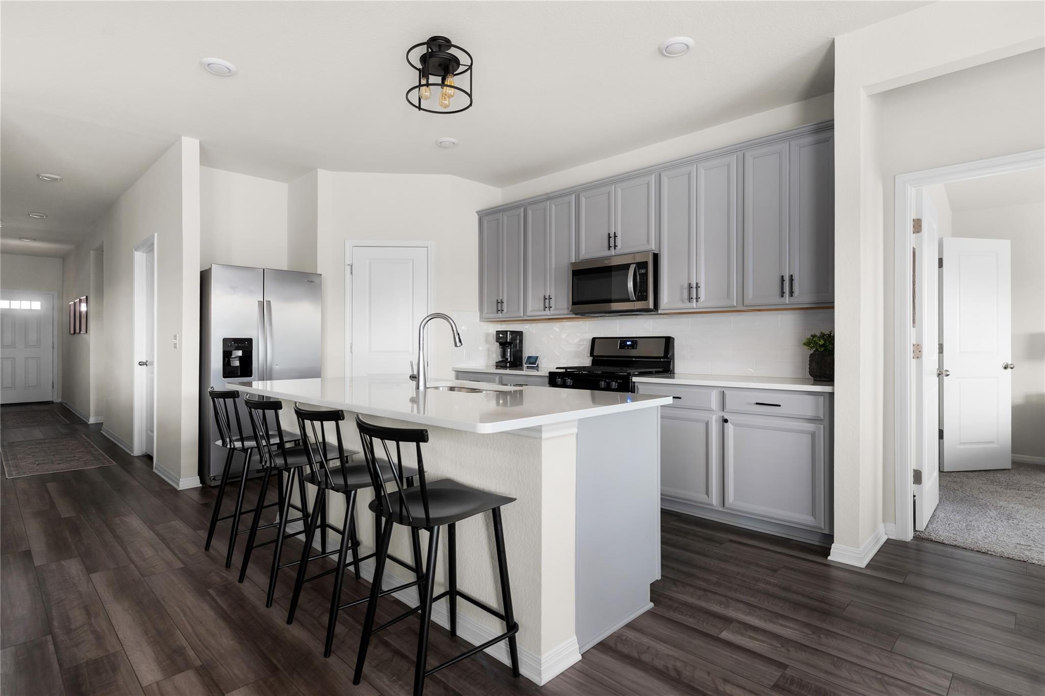 6511 Rounded Pebble LN