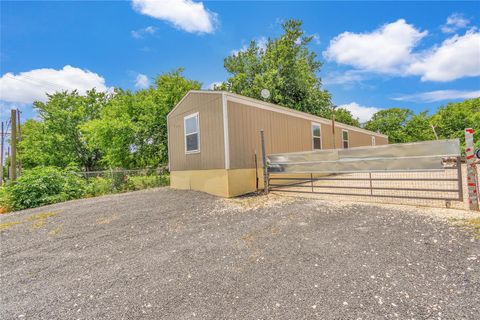 Photo of 341 SW Front ST, Bartlett, TX 76511 (MLS # 1943090)