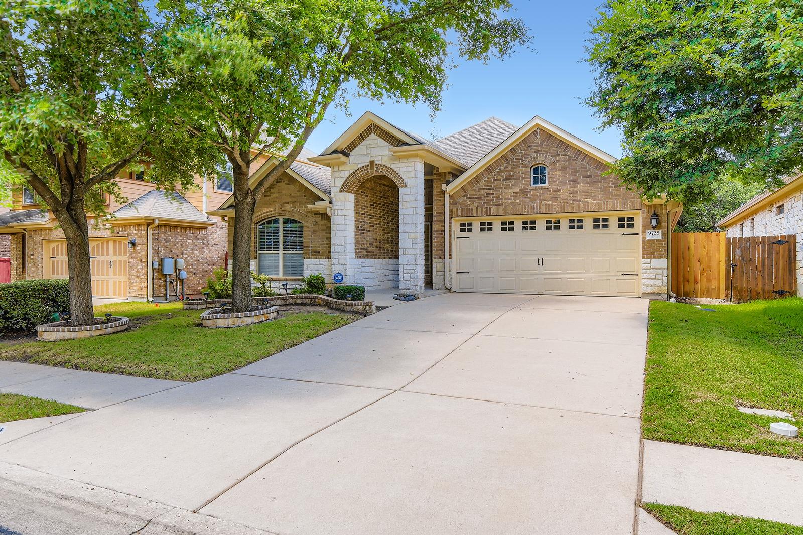 9728 Alex LN
