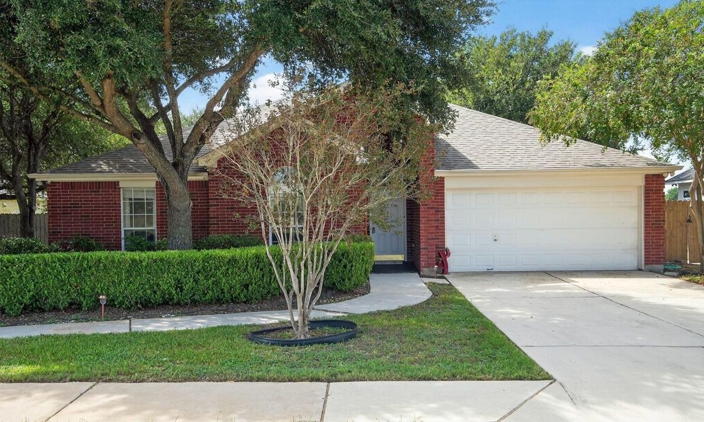 Photo of 1410 Colton LN, Lockhart, TX 78644 (MLS # 9241768)