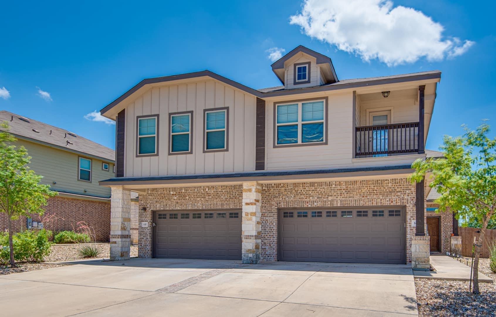 137 and 143 Lakeview CT