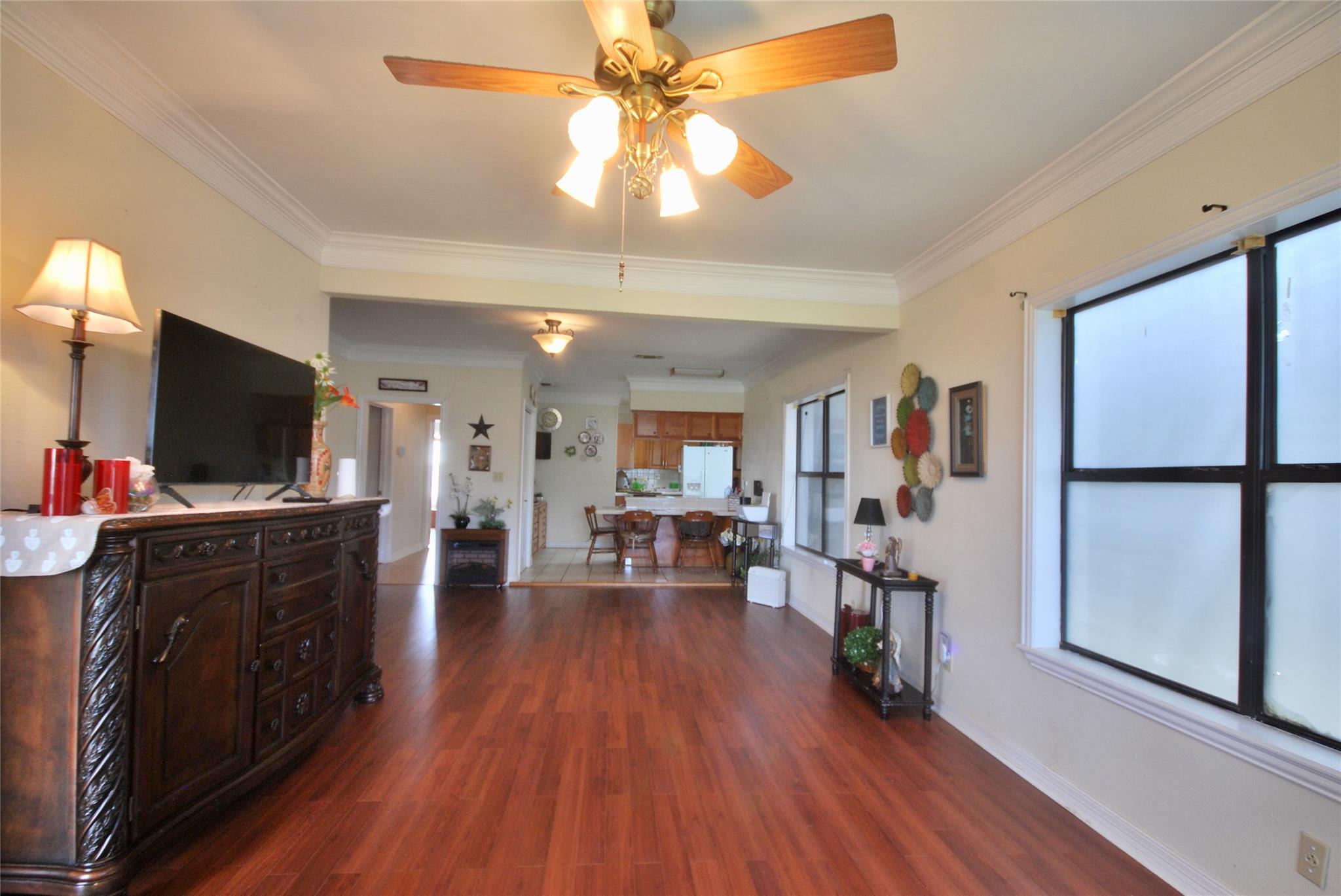 302 S Main ST