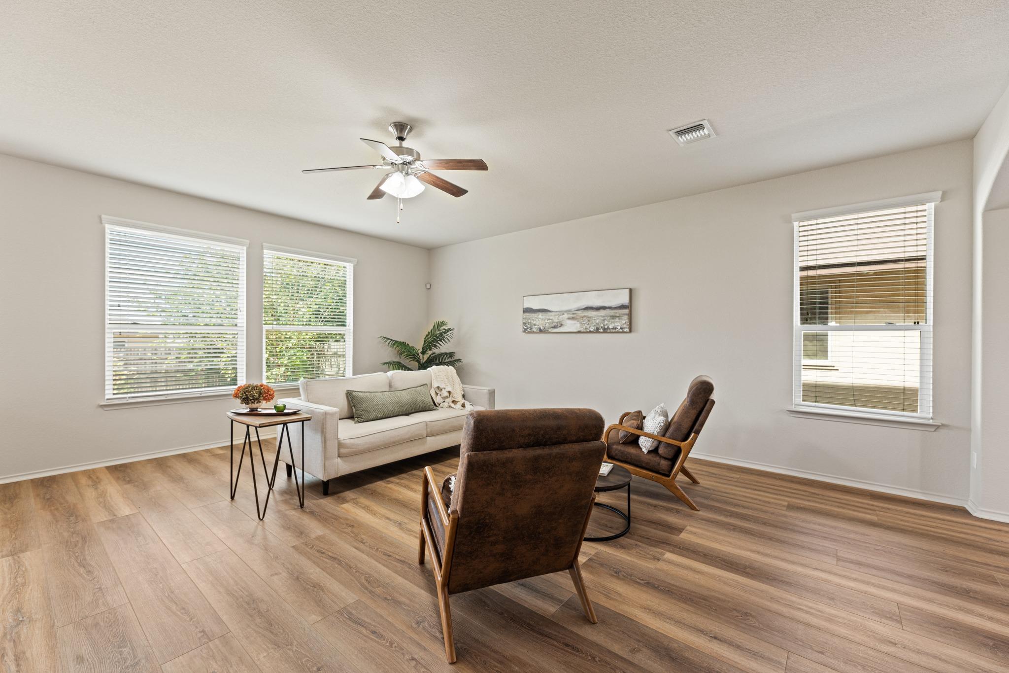 232 Geode LN