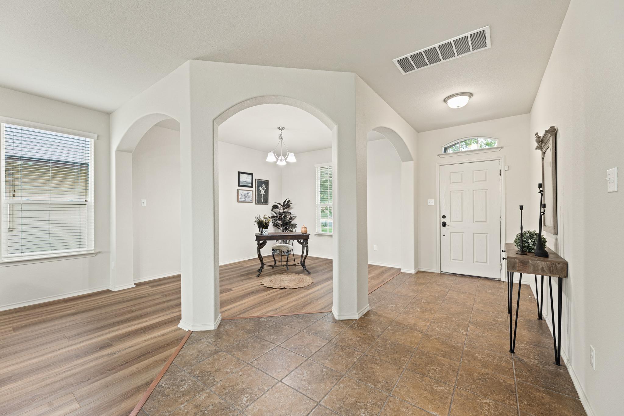 232 Geode LN