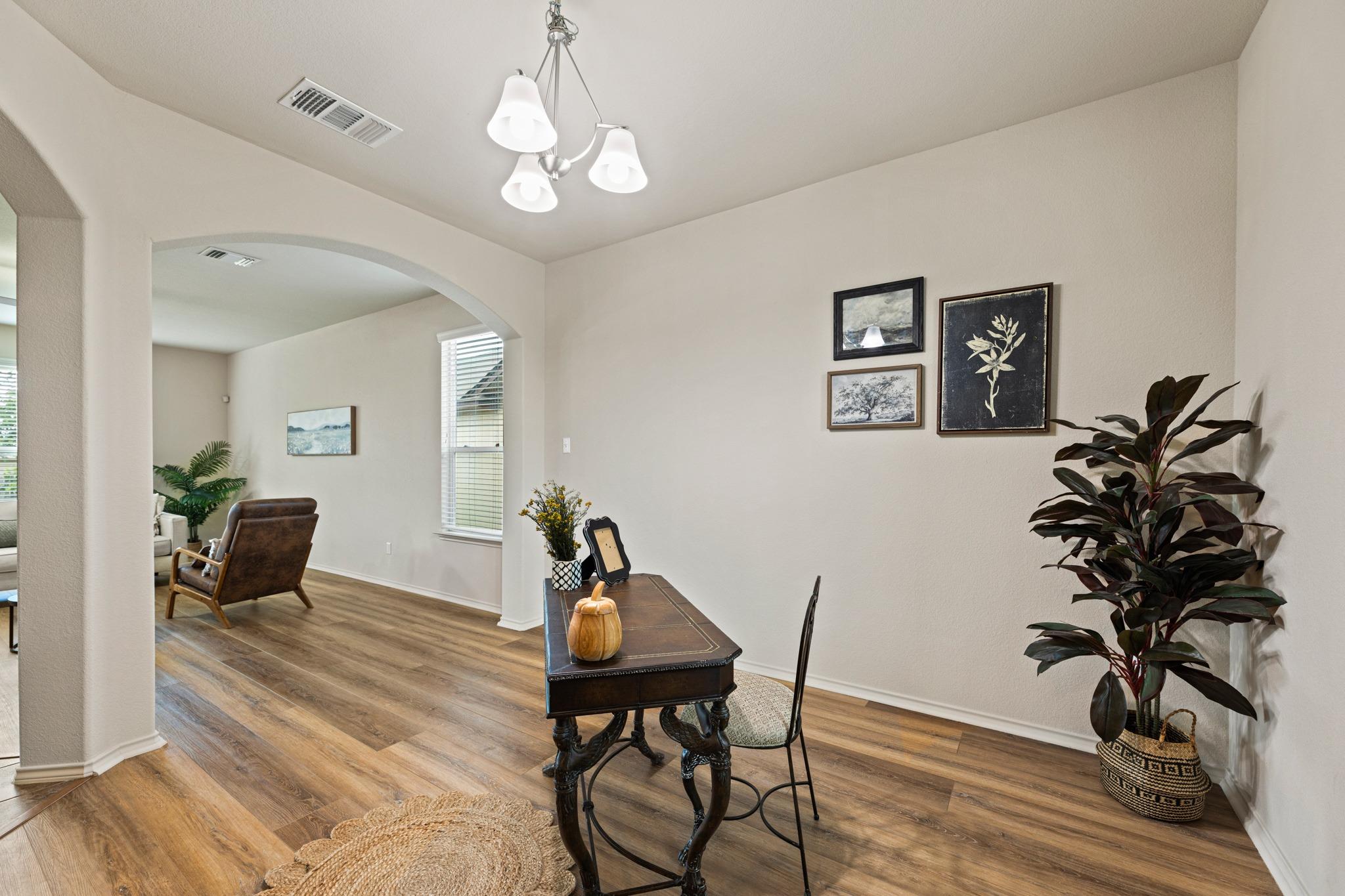 232 Geode LN