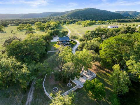 Photo of 4292 N Us 83 Highway, Leakey, TX 78873 (MLS # 5823173)