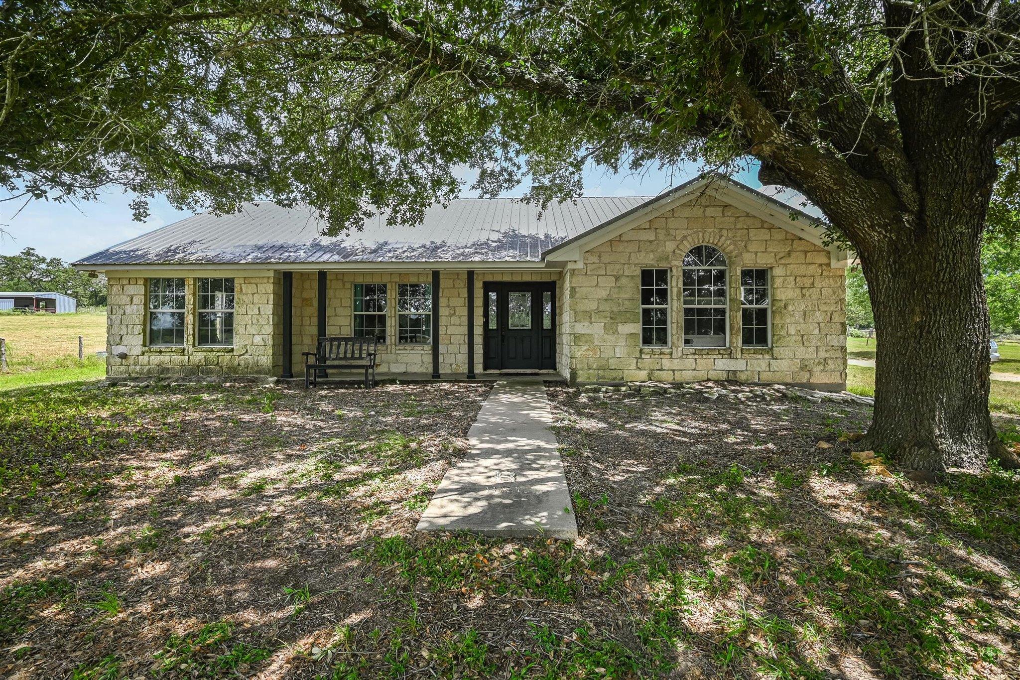 1170 Private Road 3241
