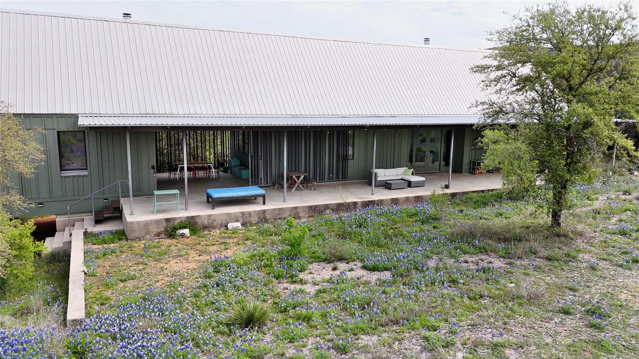 1145 Longhorn DR