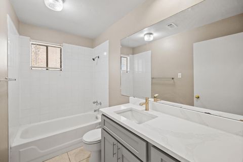 Tiny photo for 712 GRAHAM PL #302, Austin, TX 78705 (MLS # 7284178)