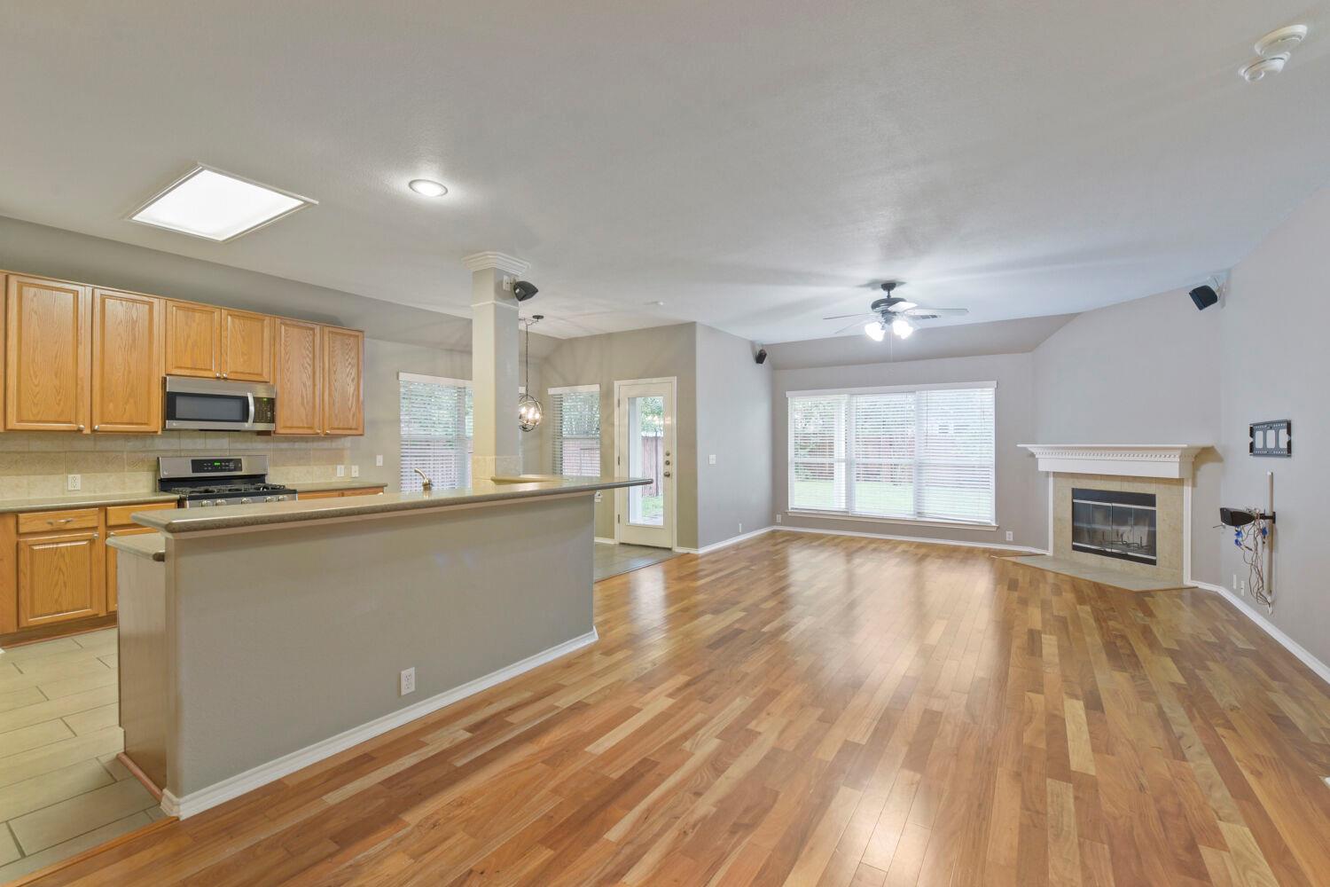 421 Racetrack DR