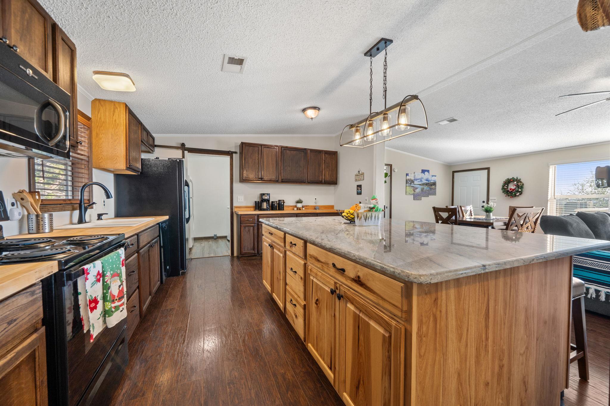 28609 Paradise Manor DR