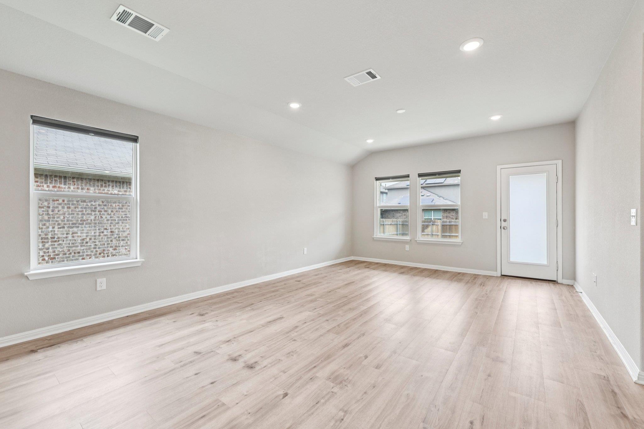 136 Ellinger RD