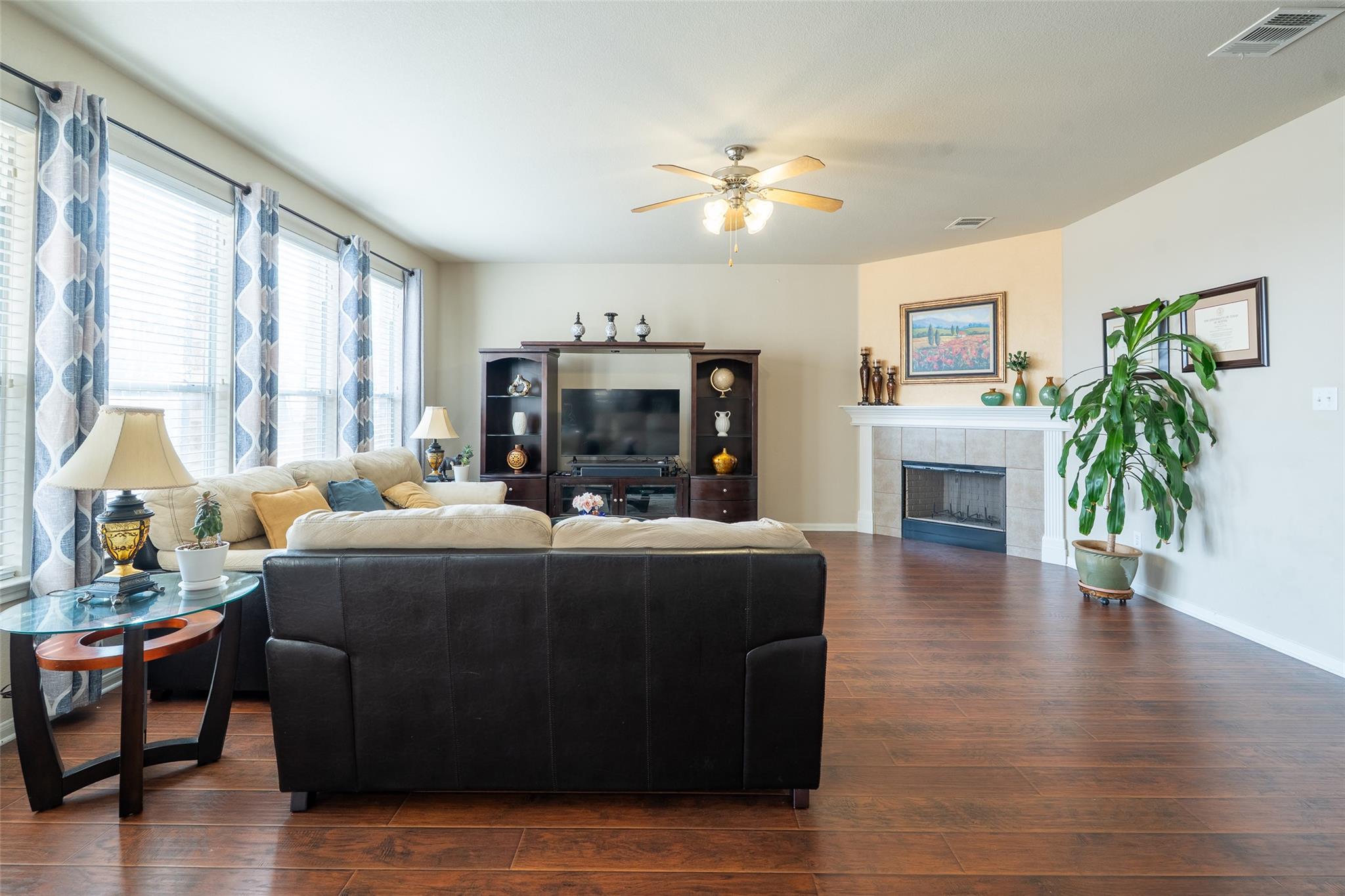 4501 Heritage Well LN