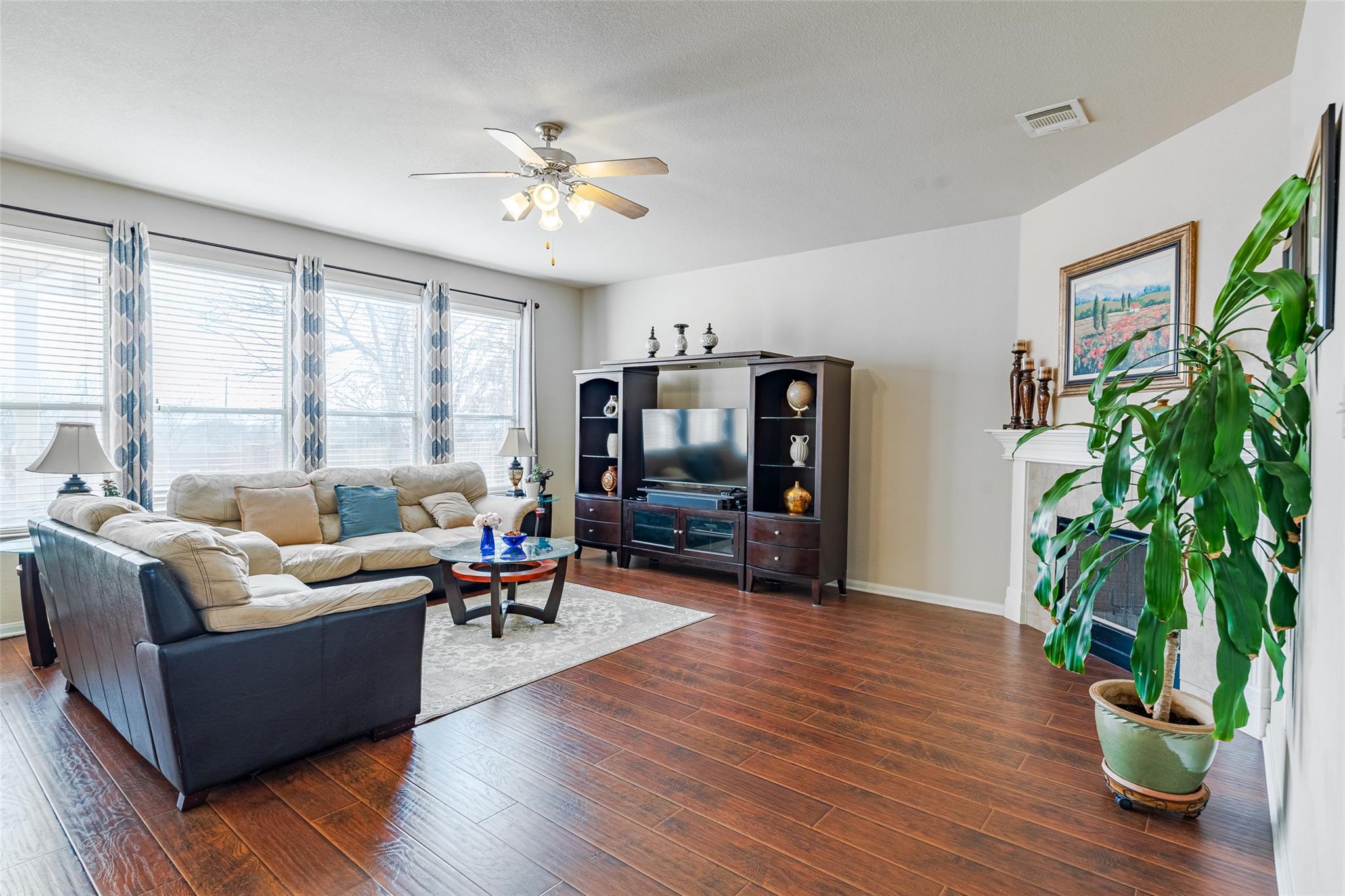 4501 Heritage Well LN