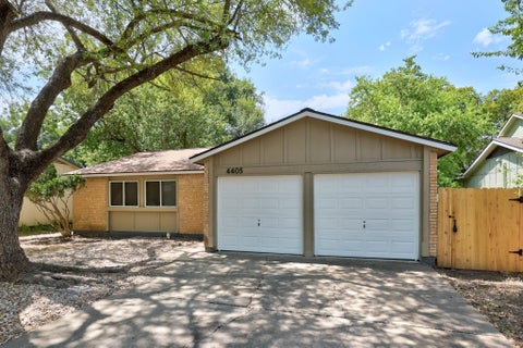 Photo of 4405 Dovehill DR, Austin, TX 78744 (MLS # 1340162)