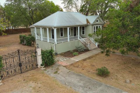 1305 Pine ST Bastrop TX 78602