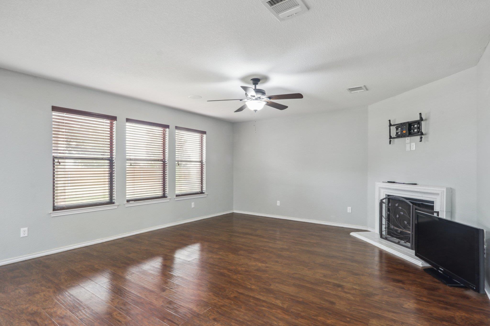 304 Gold Star DR