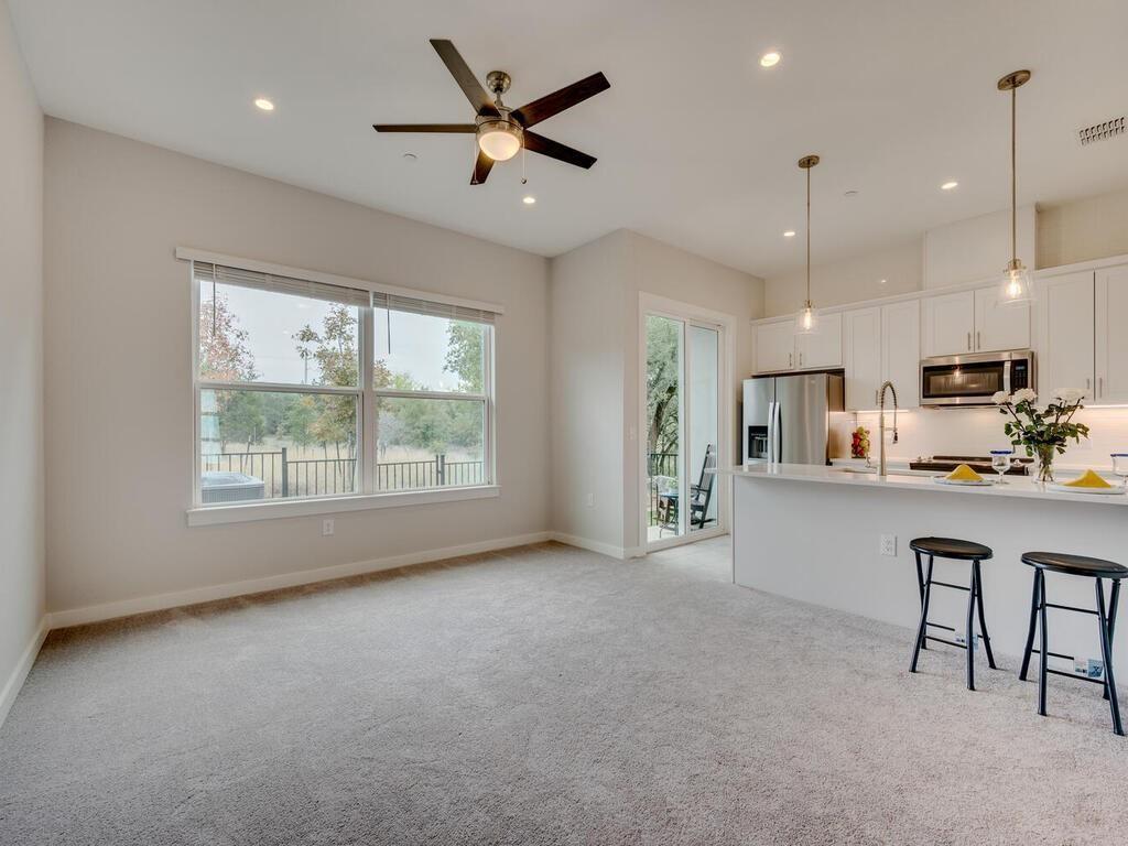 12001 Vista Parke DR 703