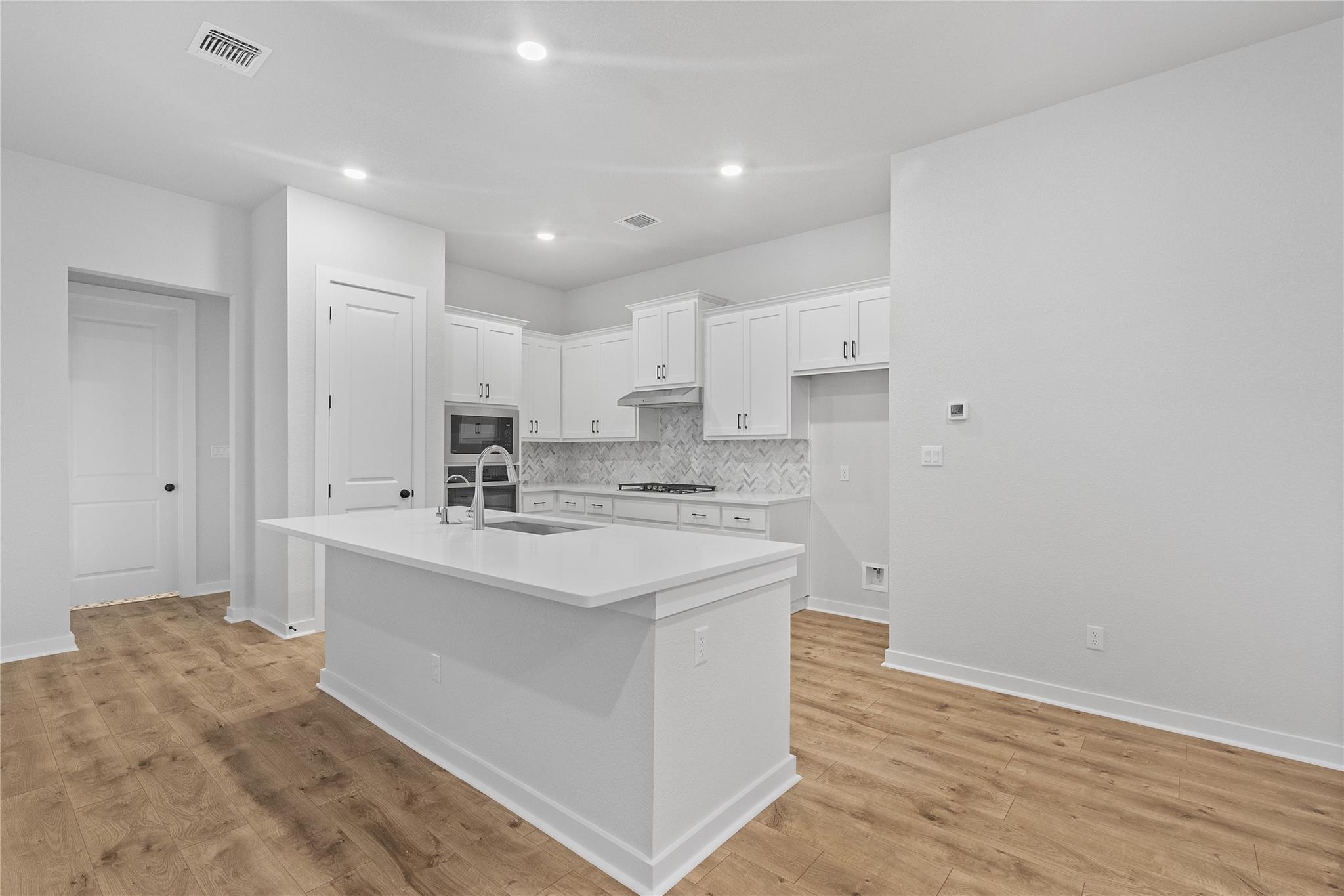 13506 Thomas Wheeler WAY