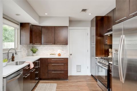 Tiny photo for 5423 Fairmont CIR, Austin, TX 78745 (MLS # 2265905)