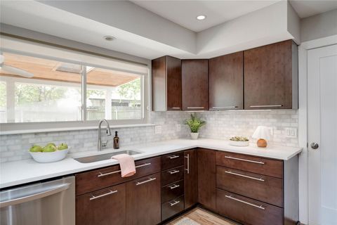 Tiny photo for 5423 Fairmont CIR, Austin, TX 78745 (MLS # 2265905)