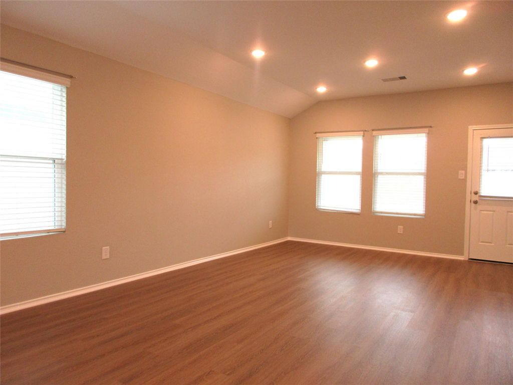 Photo of 205 Granary DR, Kyle, TX 78640 (MLS # 4564324)
