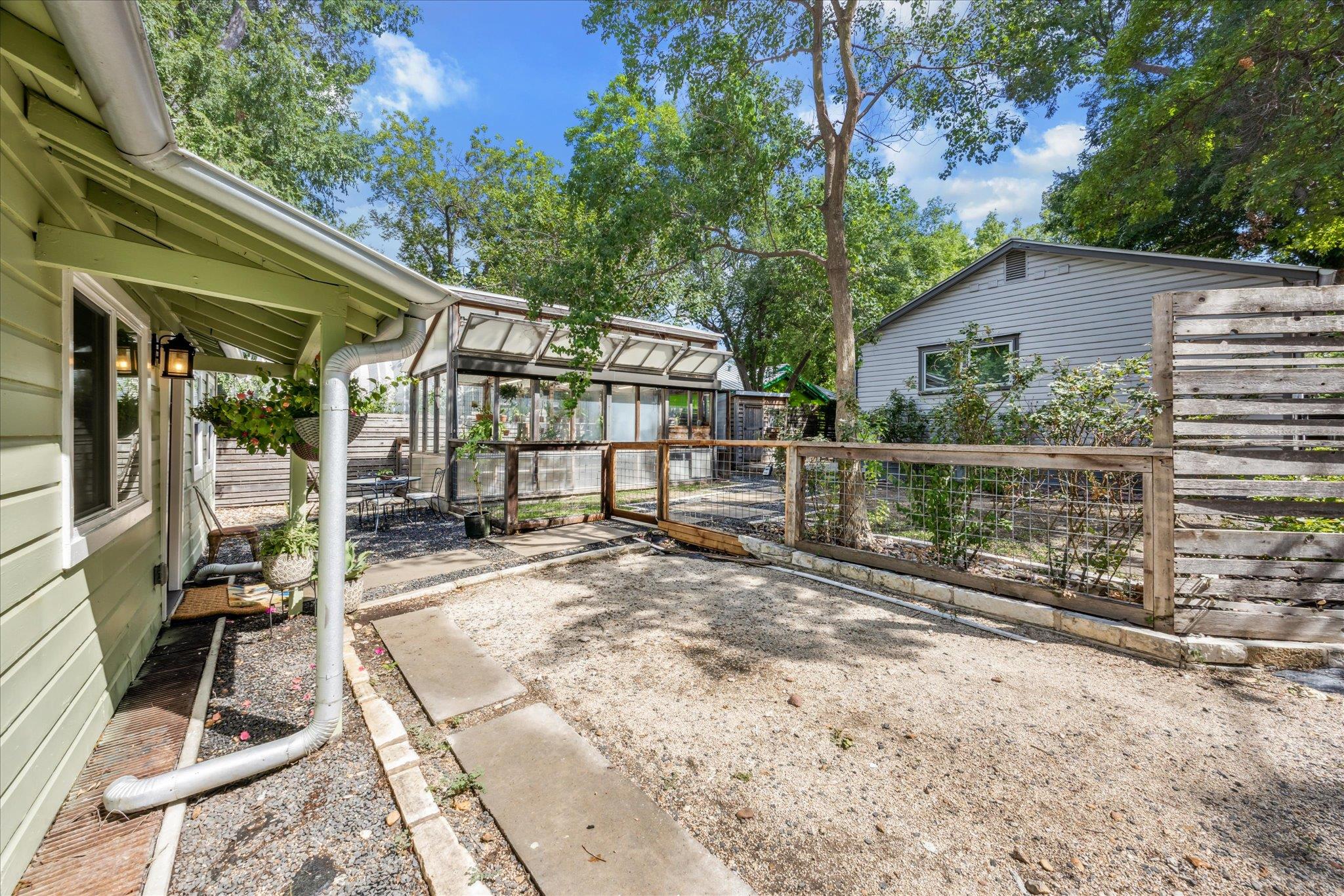1106 Fairmount Ave B