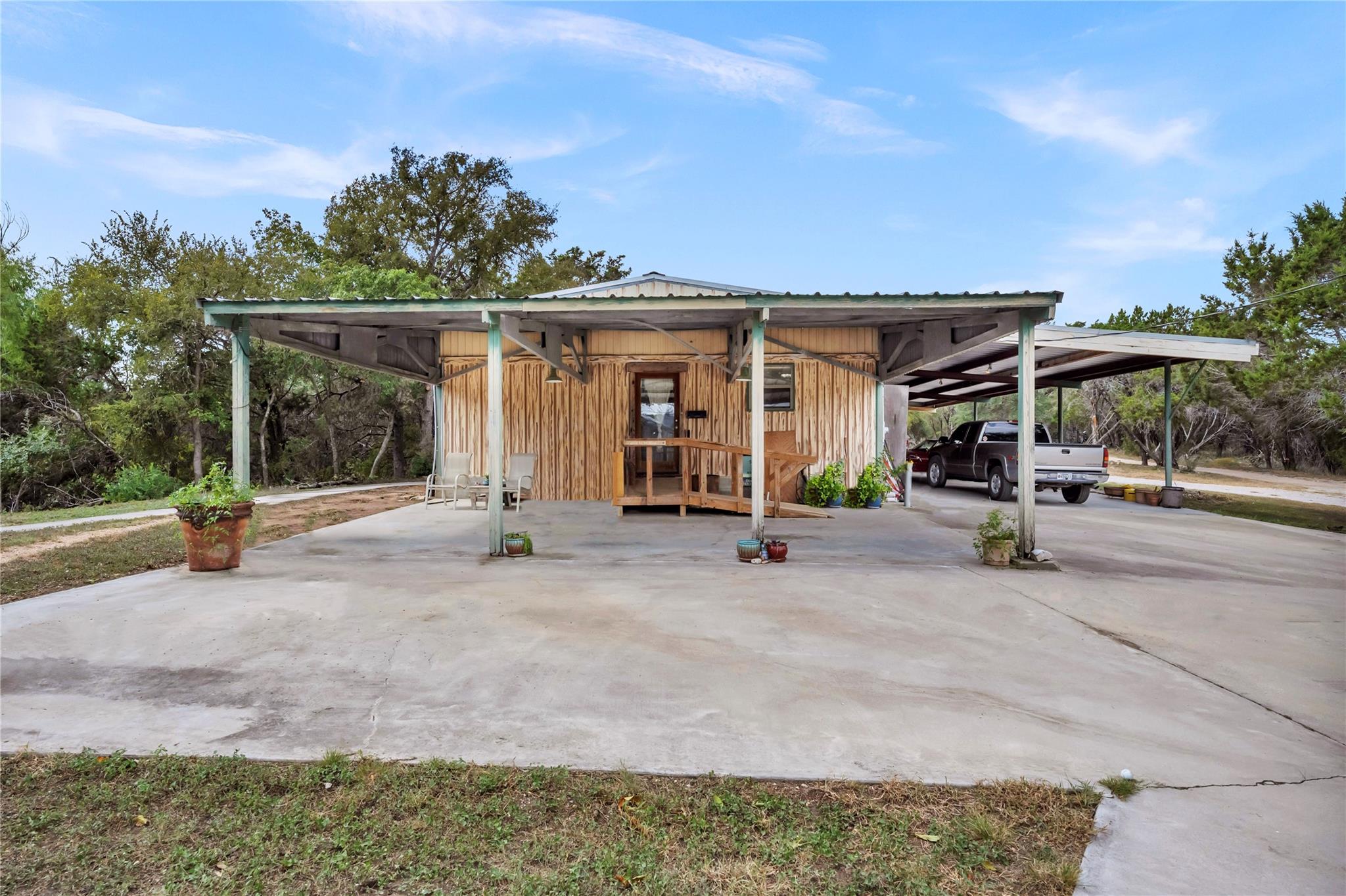 711 County Road 200D