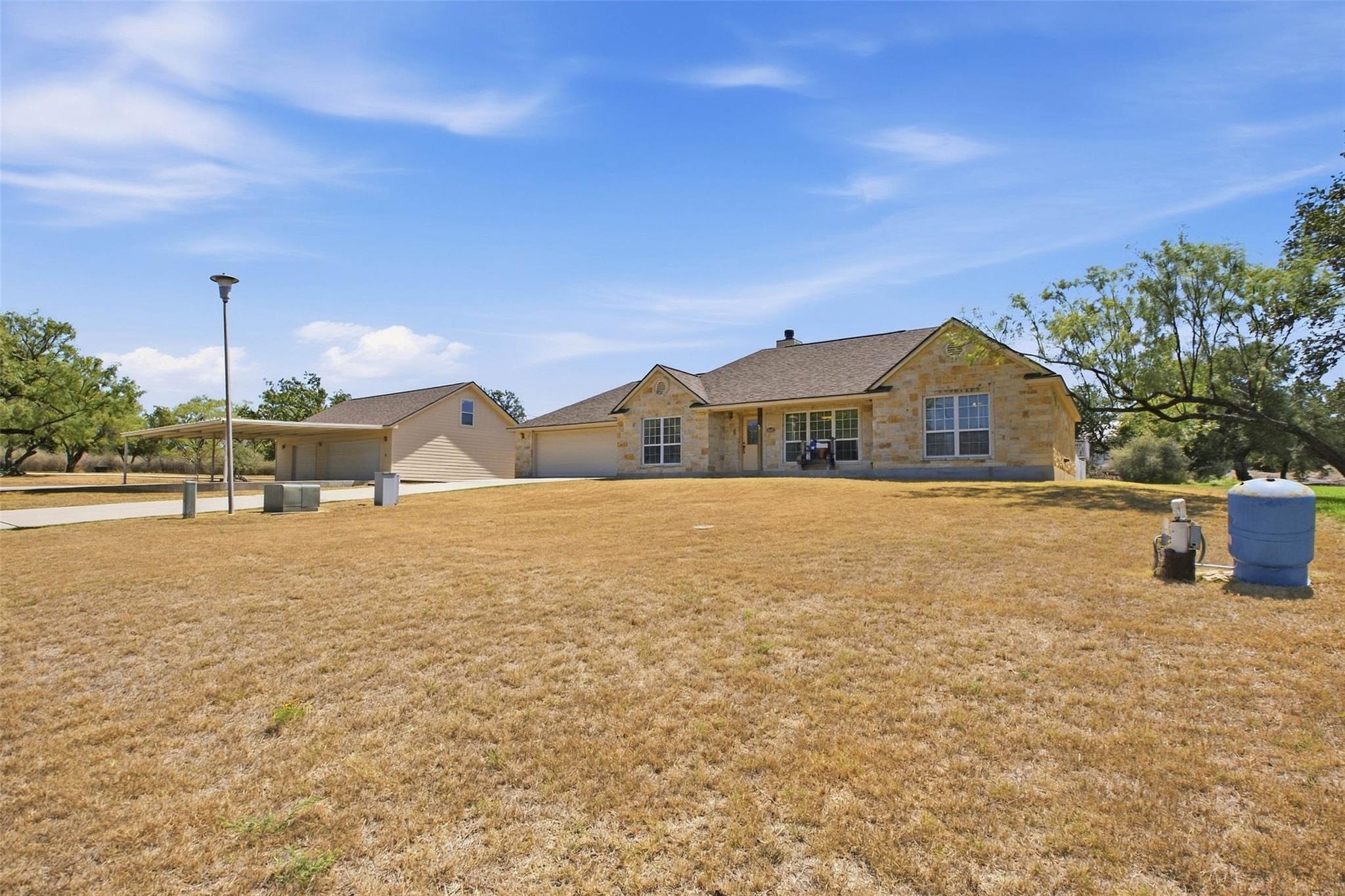 305 Pecan DR