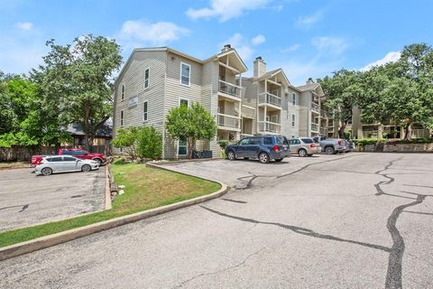 Photo of 114 E 31st ST #112, Austin, TX 78705 (MLS # 5836411)