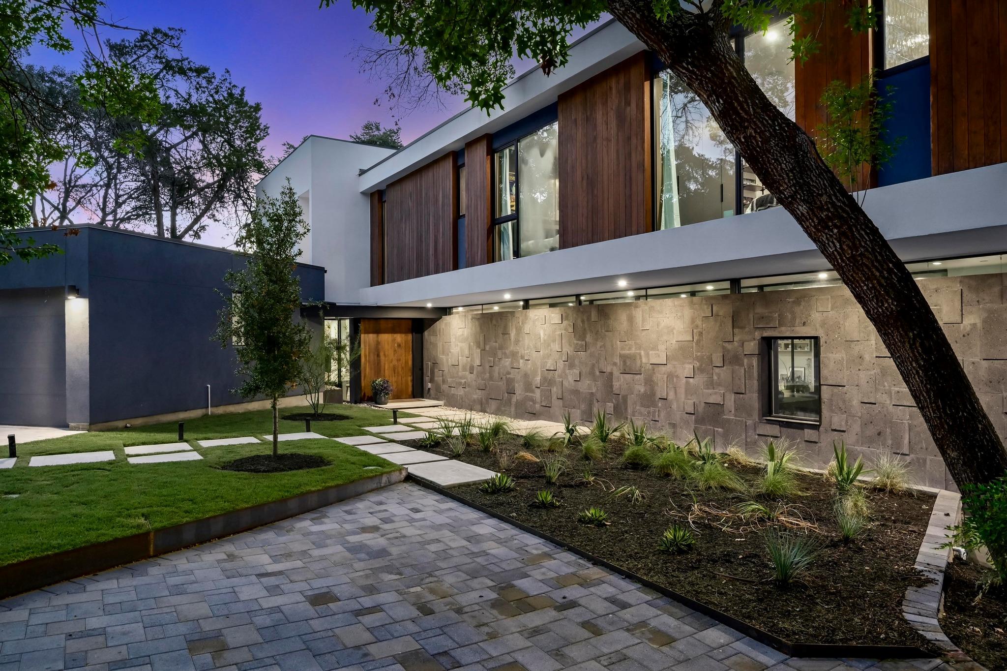 1001 Madrone RD