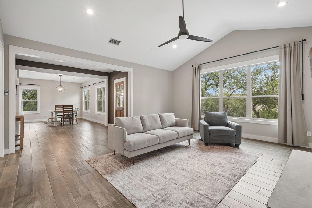 Photo of 190 Magnolia MDW, Canyon Lake, TX 78133 (MLS # 6359335)