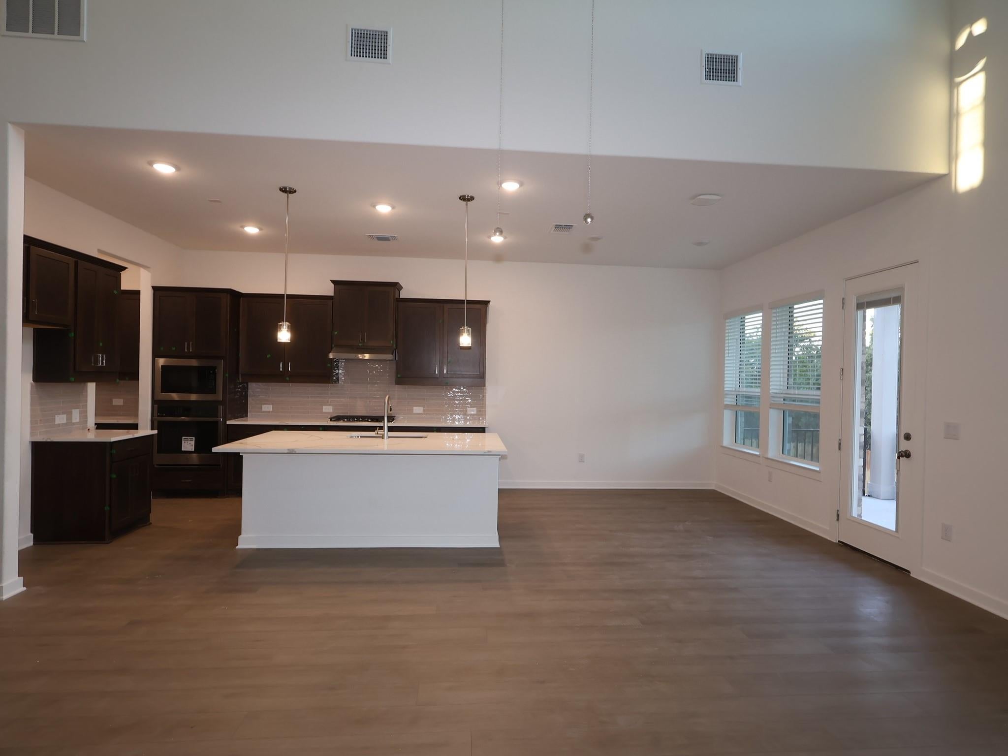 4016 Fulton DR