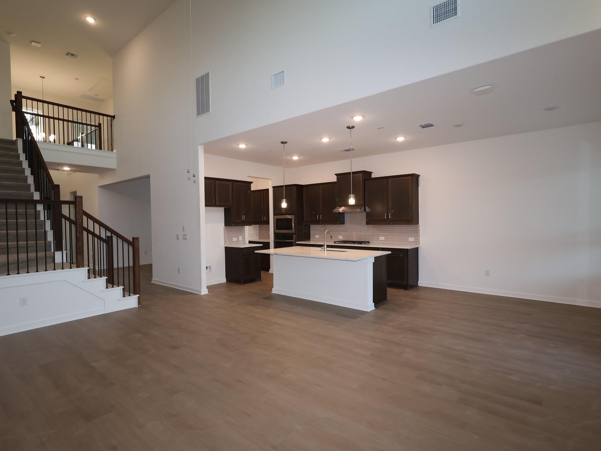 4016 Fulton DR