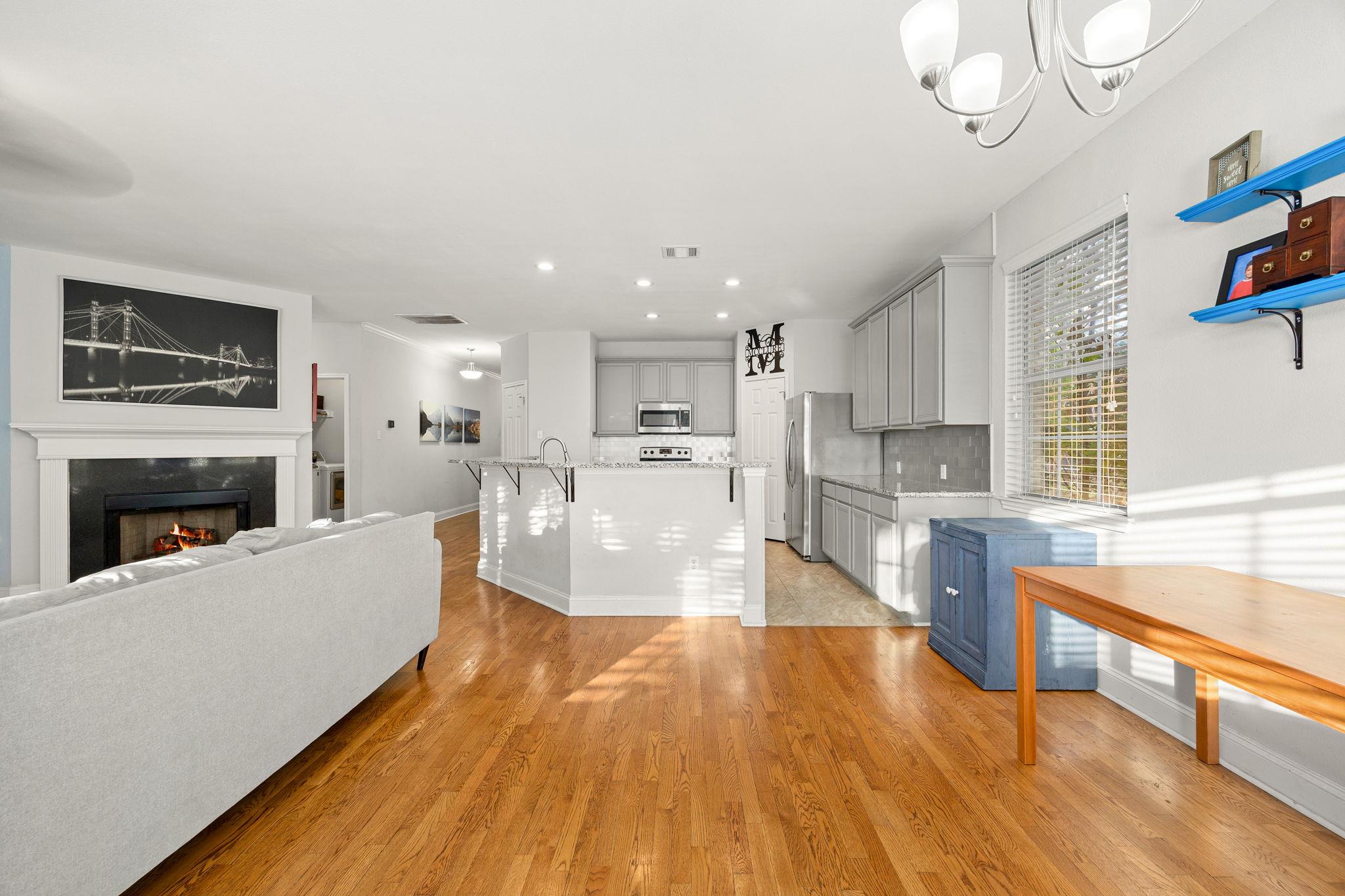 1515 Natural Bridge LN