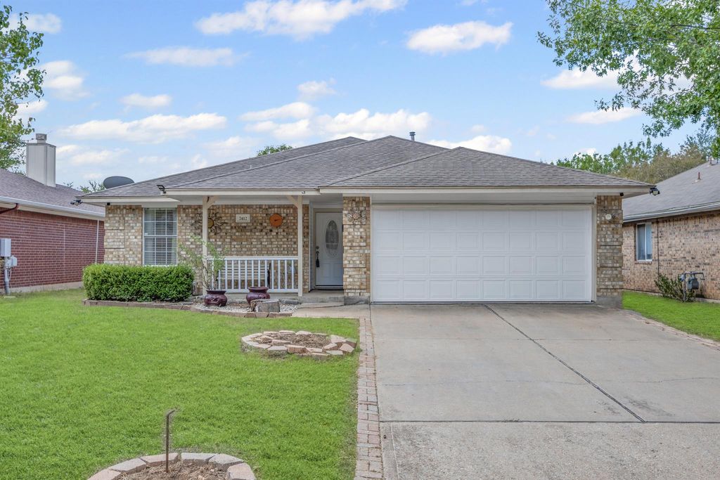 Photo for 7412 Crepe Myrtle DR, Austin, TX 78744 (MLS # 1517789)