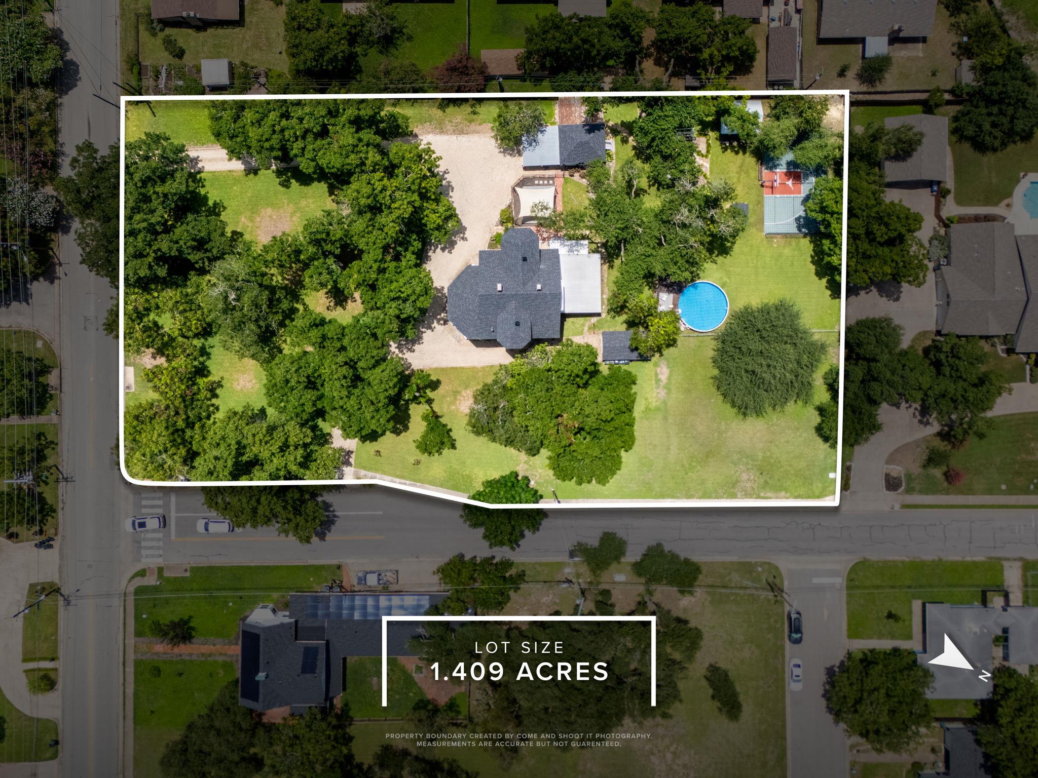 1220 W Lake DR