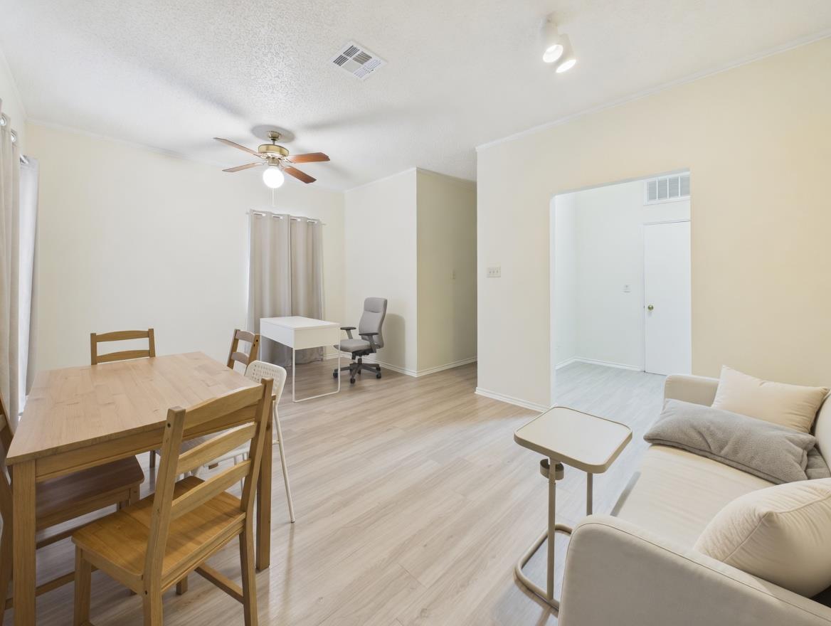 2804 Rio Grande ST 201