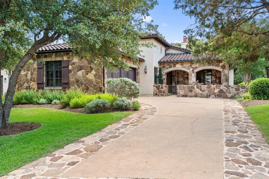 Photo for 4501 Spanish Oaks Club BLVD #7, Austin, TX 78738 (MLS # 7226940)