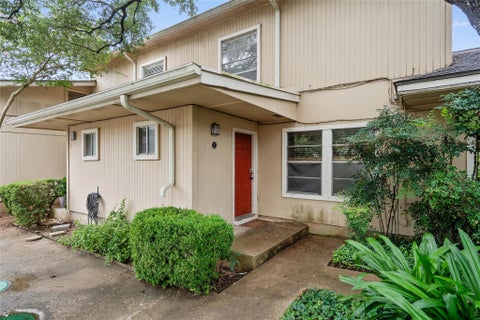 Photo of 806 Castle Ridge RD #C, Austin, TX 78746 (MLS # 4302955)