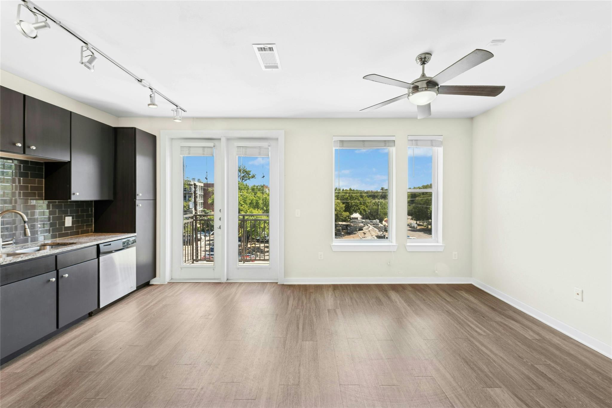 1900 Barton Springs RD 4004