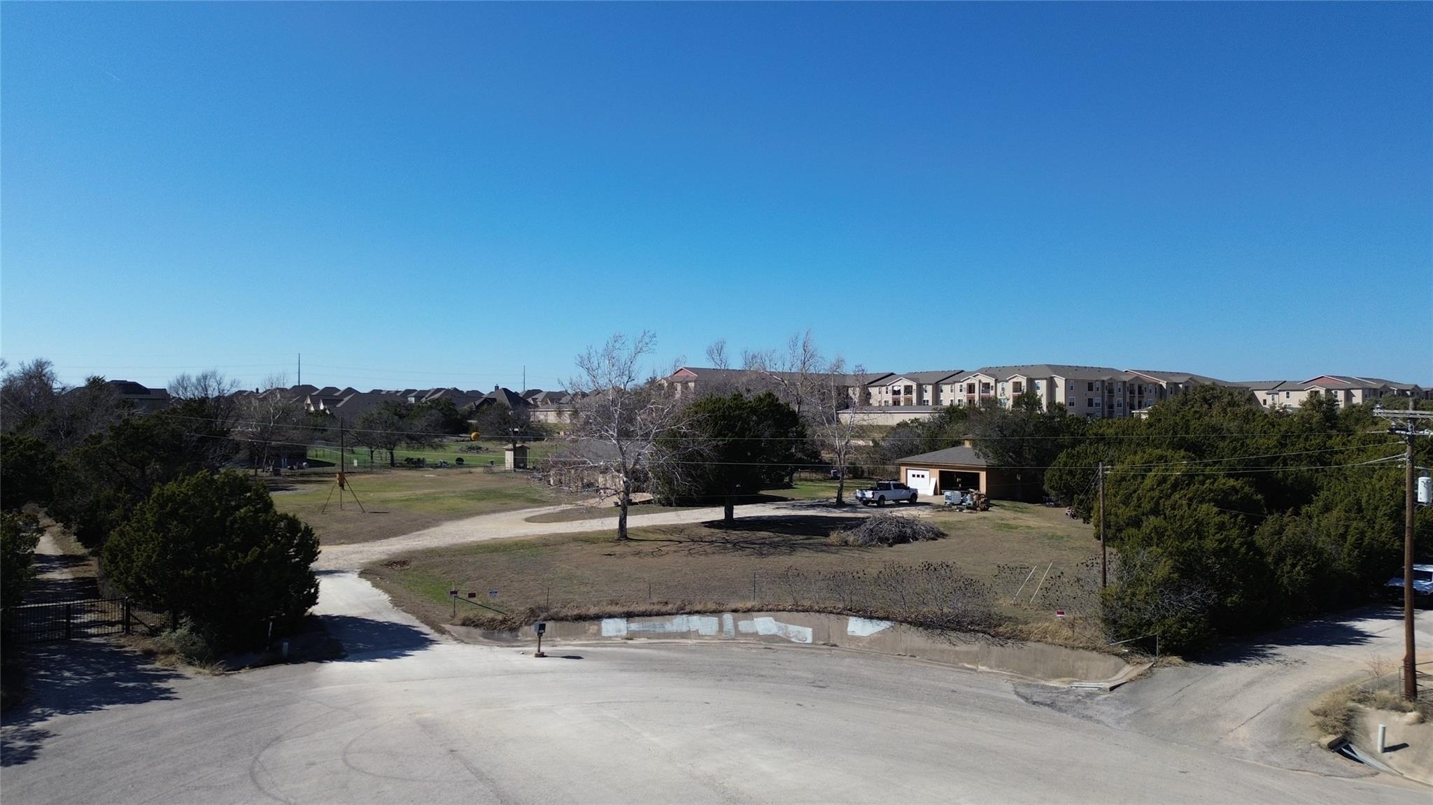 561 Woodview DR